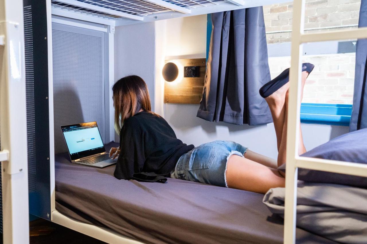 Mad Monkey Potts Point Hostel Sydney Bagian luar foto
