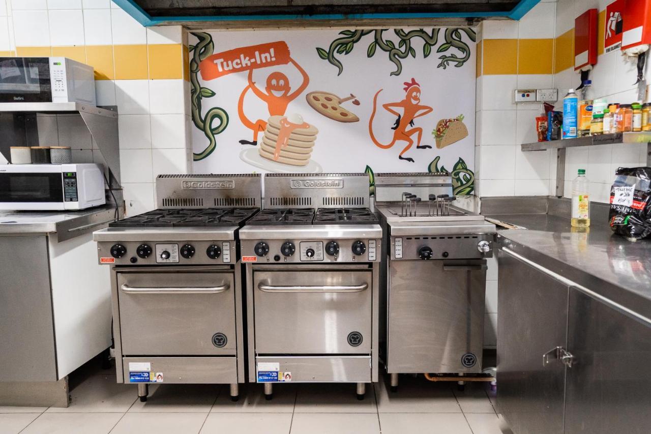 Mad Monkey Potts Point Hostel Sydney Bagian luar foto