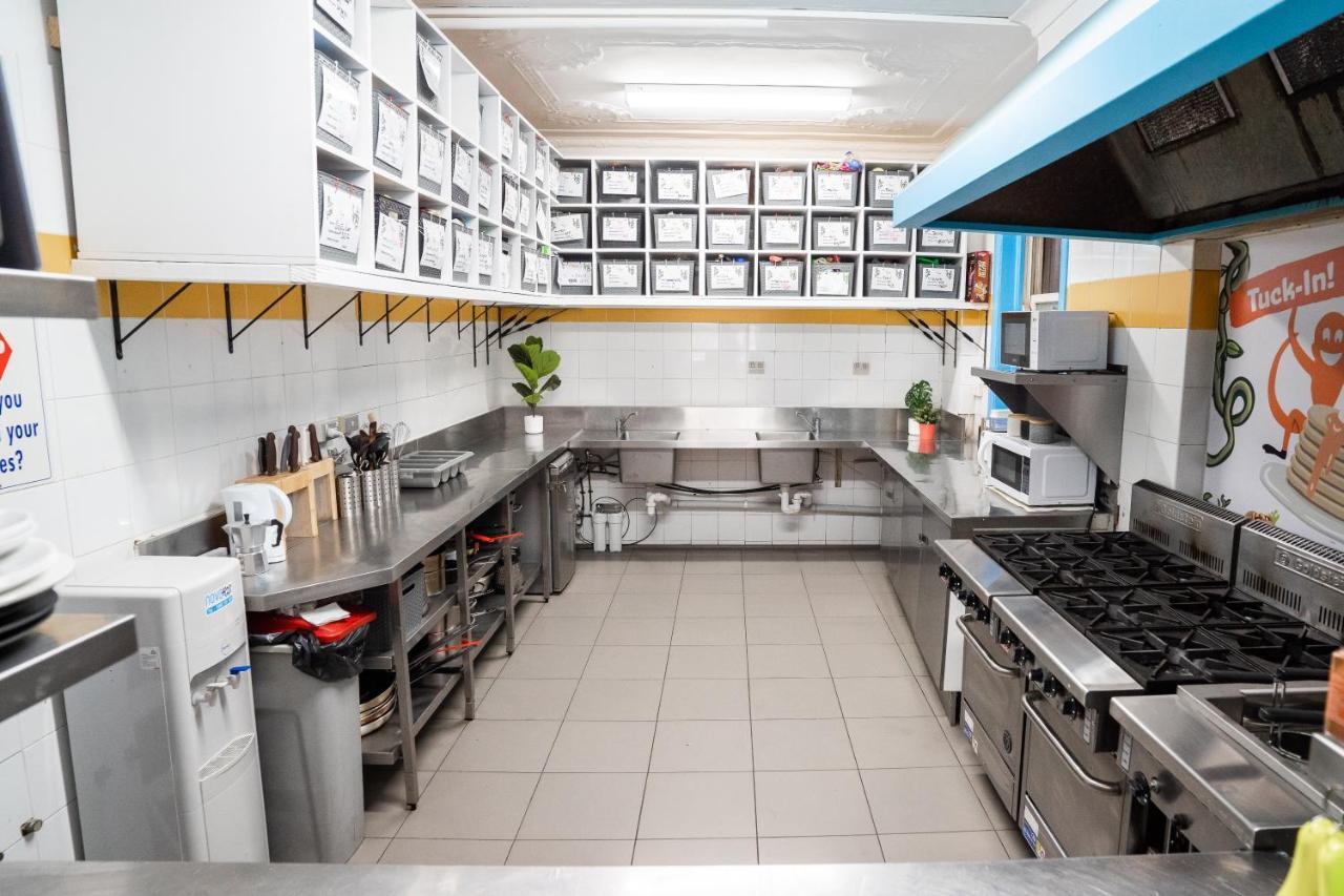 Mad Monkey Potts Point Hostel Sydney Bagian luar foto