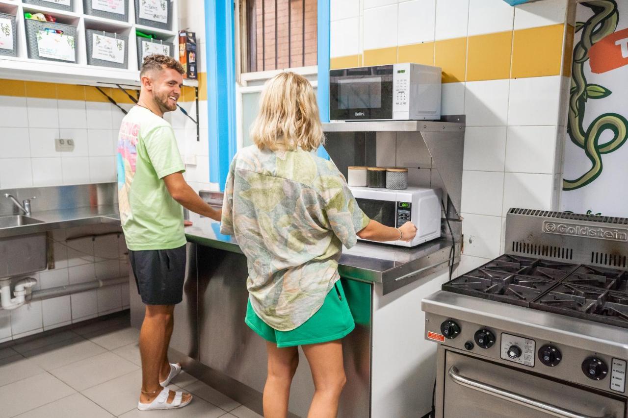 Mad Monkey Potts Point Hostel Sydney Bagian luar foto